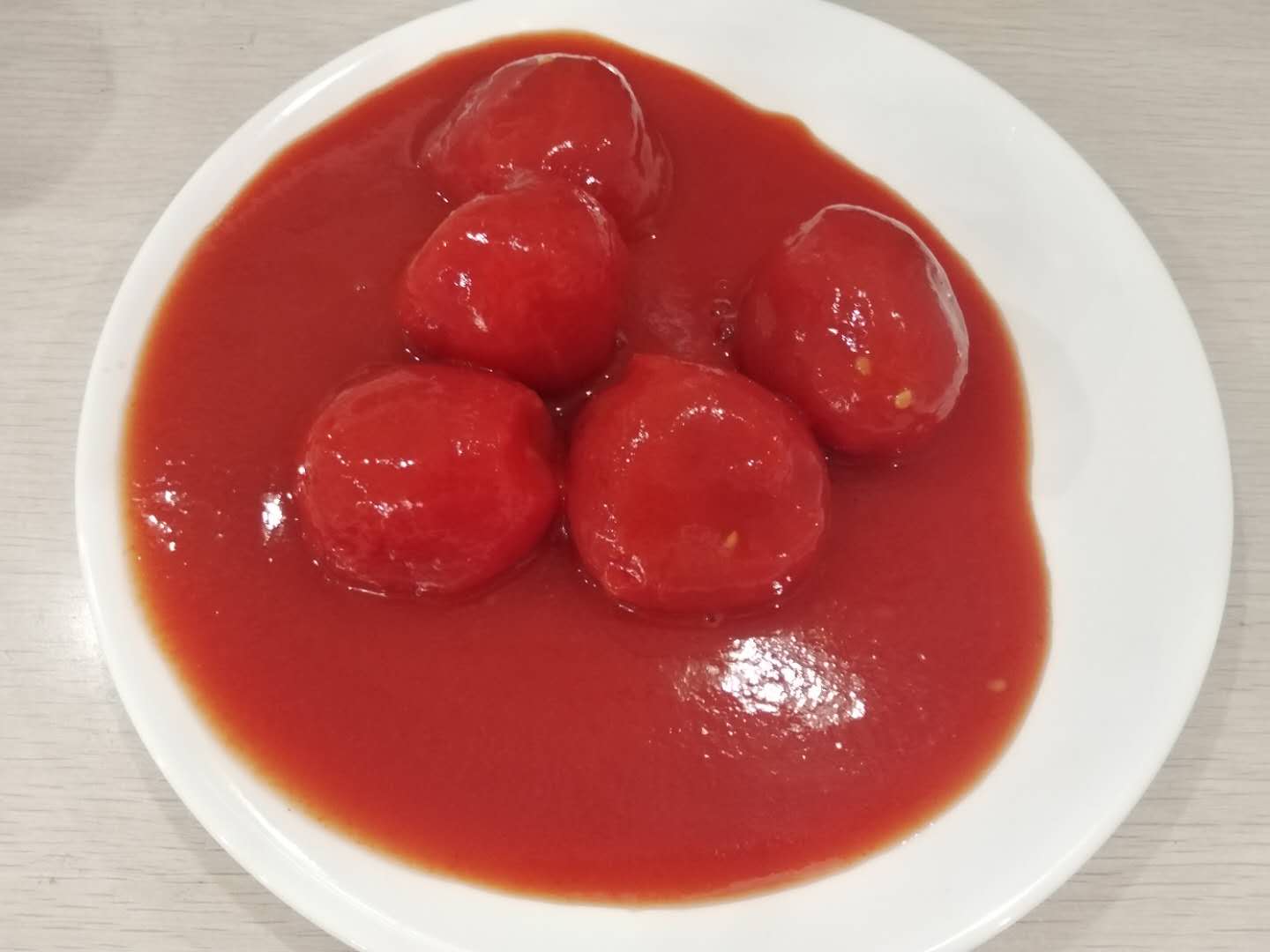 Tomate entero pelado-tomate con jugo de tomate de alta concentración